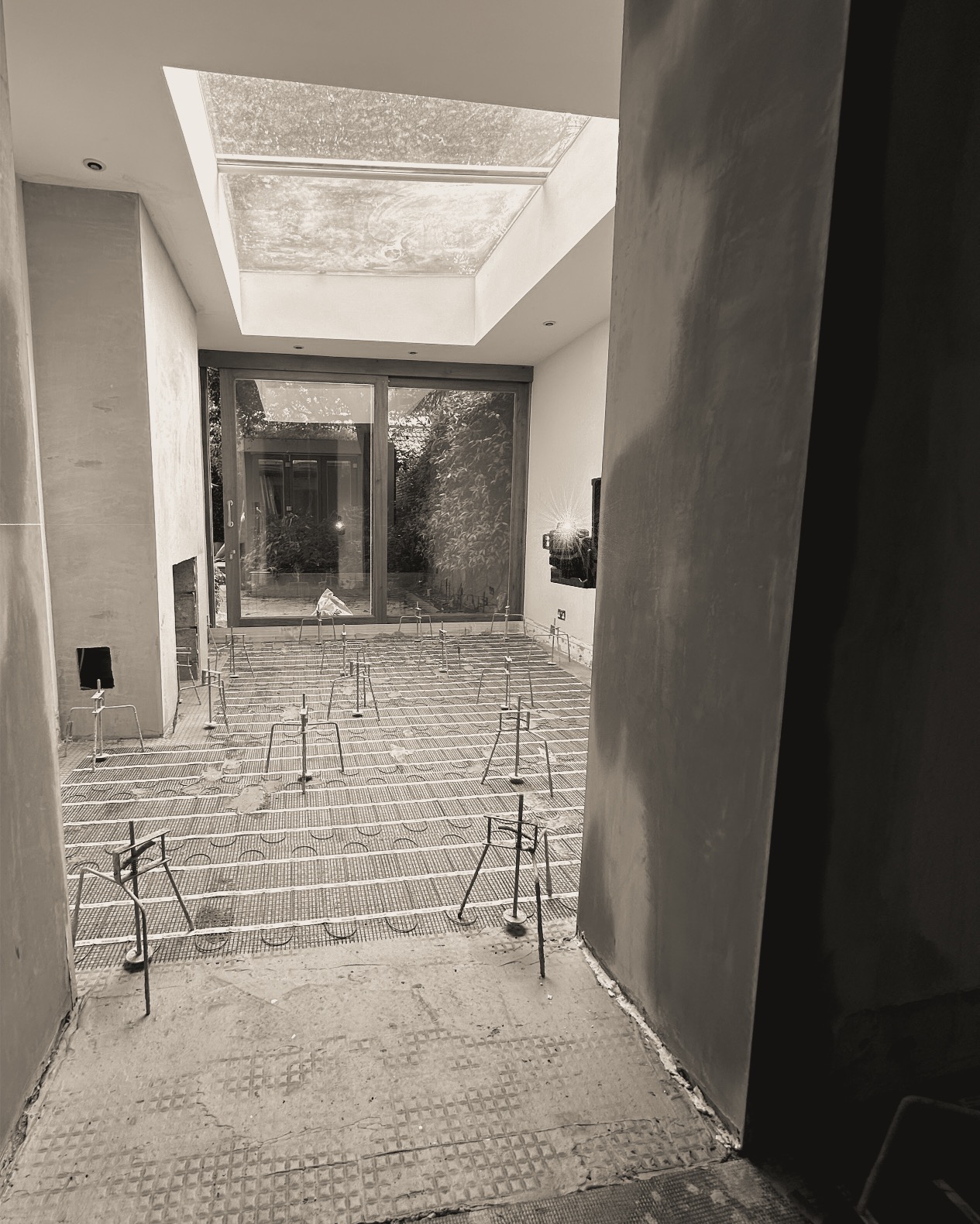 LIQUID SCREED LUTON